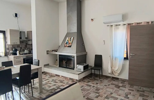 Villacidro Apartment | Room 'Camera - Muru Mannu' with Mountain View, Wi-Fi and Air Conditioning