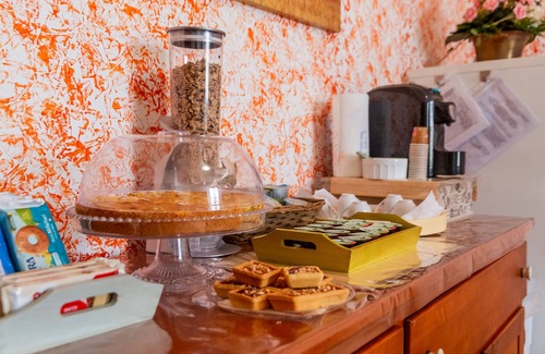 Grosseto Apartment | Room 'Corbezzolo' with Shared Garden and Wi-Fi