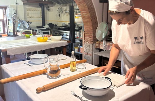 Torniella Apartment | Room 'Del Chiodo - Uva Spina' with Mountain View, Shared Terrace and Wi-Fi