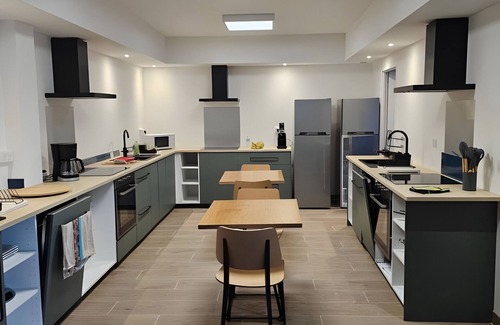 Salies-du-Salat Apartment | Room 'Double Room' with Shared Terrace, Wi-Fi and Air Conditioning