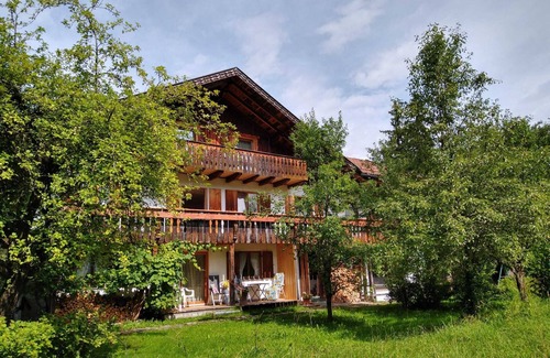 Schwangau Apartment | Room 'Eins' with Shared Terrace, Shared Garden and Wi-Fi