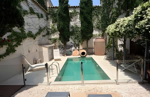Consuegra Apartment | Room 'El Hogar' with Shared Pool, Shared Garden and Wi-Fi