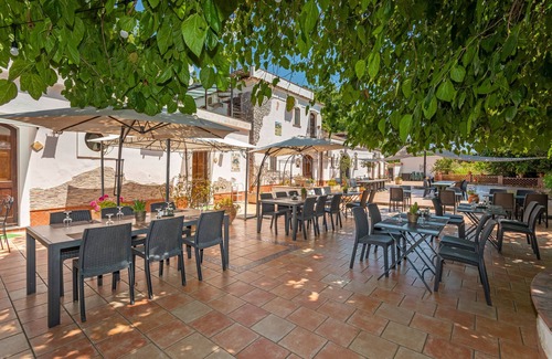 Trappitello Apartment | Room 'Filumena' with Mountain View, Wi-Fi and Air Conditioning