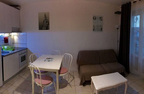 Urrugne House | room for rent with kitchen and bathroom