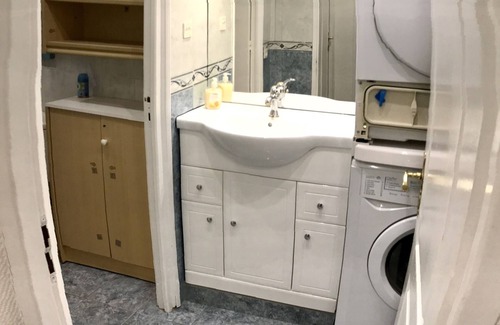 Urrugne House | room for rent with kitchen and bathroom