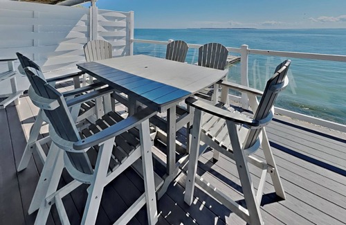 Put-in-Bay Condo | Room for You and Your Friends - 4 BR Directly on Lake Erie max 12 ppl CON 202