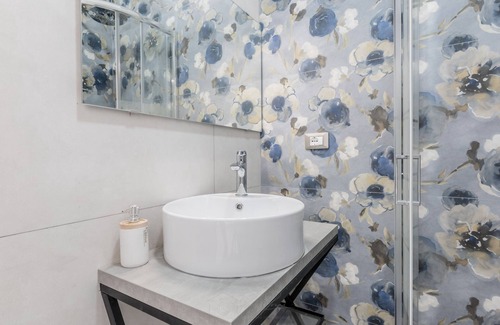 Quartiere XXII Collatino Apartment | Room 'Gordiani Guest House - Blue' with Wi-Fi and Air Conditioning