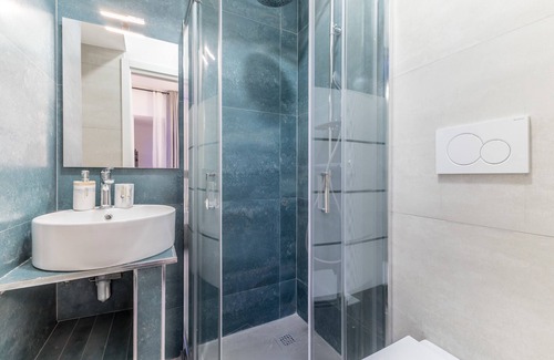 Quartiere XXII Collatino Apartment | Room 'Gordiani Guest House - Green' with Balcony, Wi-Fi and Air Conditioning