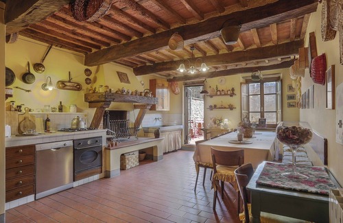 Montecarlo Apartment | Room 'Grand Suite Peperosa - Second Floor' with Shared Terrace and Wi-Fi