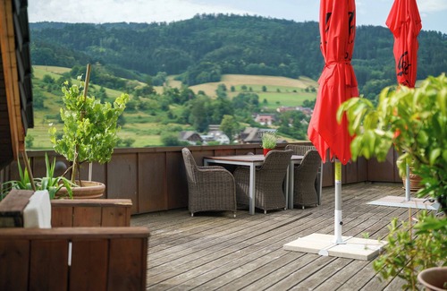 Unterglottertal Apartment | Room 'Hochzeitssuite 12' with Mountain View, Shared Terrace and Wi-Fi