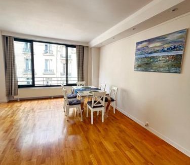 Chaillot Apartment | Room Iéna boissière