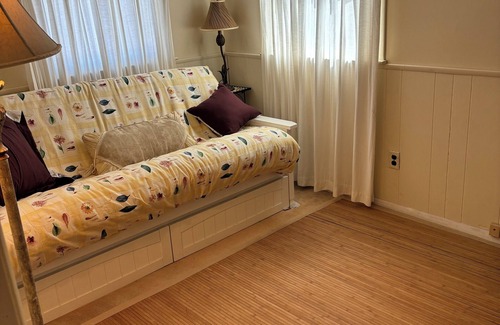 Somers Point House | Room in a Charming Shared House in enjoyable Somers PT.,along walking-bike path.