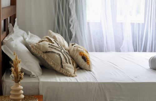 Mirissa House | Room in Chalet - Amlou Surf House Mirissa