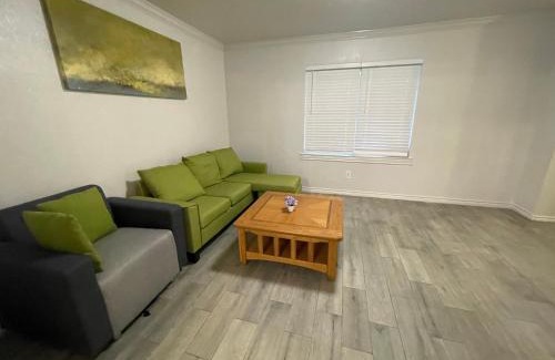 Dallas House | Room in Dallas near downtown
