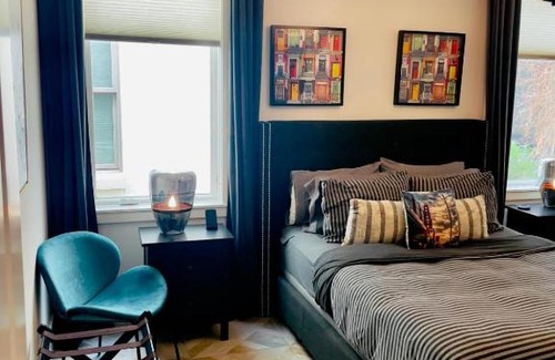 Montrose House | Room in Guest room - Moose Manor Guest Suite Downtown Houston num2894