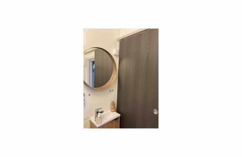 Chateauneuf-du-Rhone Bed & Breakfast | Room in house drome + viarhona + freeway + jacuzzi (extra charge)
