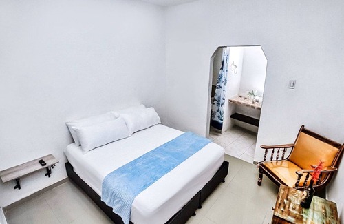 Cartagena Cabin | "room in Lodge - Comfortable Tr-a2d Queen Sized Bedroom Near Beach With Pool and Wifi"