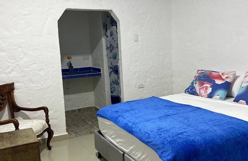 Cartagena Cabin | "room in Lodge - Comfortable Tr-a2d Queen Sized Bedroom Near Beach With Pool and Wifi"