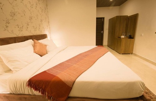 Landour House | Room in Lodge - Oakwood 301 - Elegant Private Room With Balcony at Landour, Mussoorie