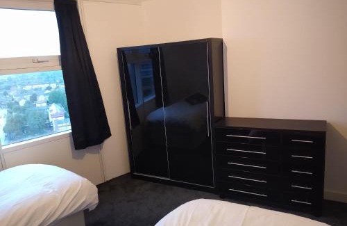 Stratford and New Town House | Room in Luxurious Penthouse Apartment