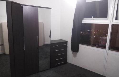 Stratford and New Town House | Room in Luxurious Penthouse Apartment