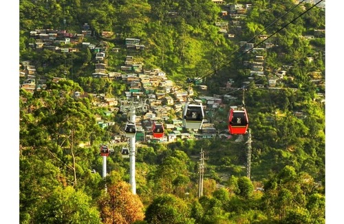 Villa Hermosa Bed & Breakfast | Room in Medellin 50B Hospital Station Metro