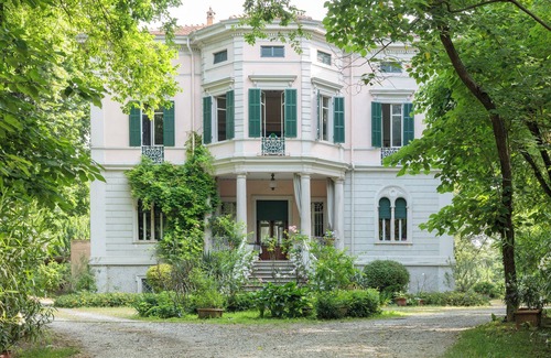 Roncopascolo Villa | Room in the library of the 19th century villa VILLA SPERANZA