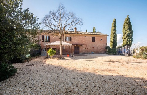 Buonconvento Apartment | Room 'Iris and Papavero' with Wi-Fi and Air Conditioning