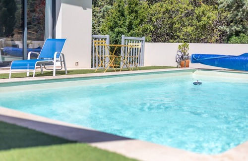 Treilles Apartment | Room 'La Catalane' with Shared Terrace, Shared Garden and Wi-Fi