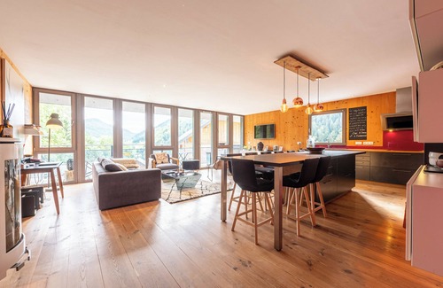 Aillon-le-Jerune Ski Chalet | Room 'Lodge Alchimie' with Mountain View and Private Terrace