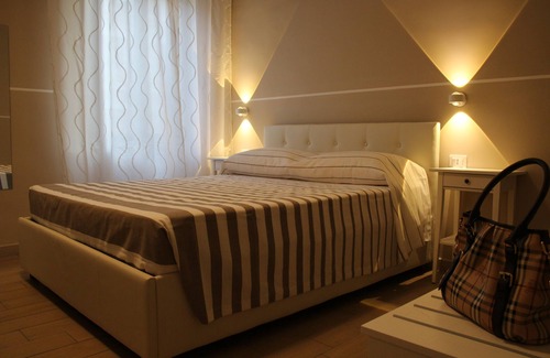 Corigliano Calabro House | Room-narciso - Stanza Matrimoniale - B&b