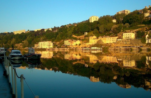 2nd Arrondissement Boat Rental | Room on houseboat unusual town center calm view impregnable