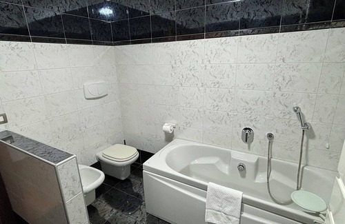 Potenza House | Room & Parking