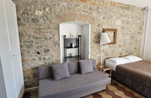 Potenza House | Room & Parking