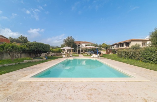 Torpe Apartment | Room 'Perla' with Shared Pool, Wi-Fi and Air Conditioning