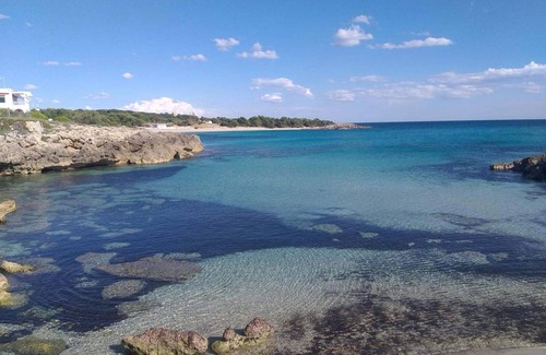 Pulsano Apartment | Room 'Primo Piano - Camera 1' with Private Garden, Wi-Fi and Air Conditioning