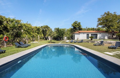 Rossas Apartment | Room 'Quarto 6' with Mountain View, Wi-Fi and Air Conditioning