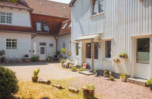Cecilienkoog Apartment | Room 'Rauchquarz' with Shared Garden and Wi-Fi