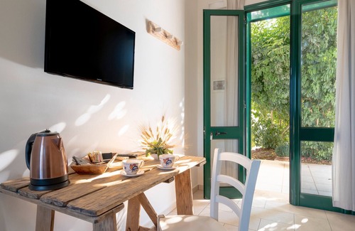 Castromediano Apartment | Room 'San Biagio - Deluxe 1' with Shared Pool, Wi-Fi and Air Conditioning