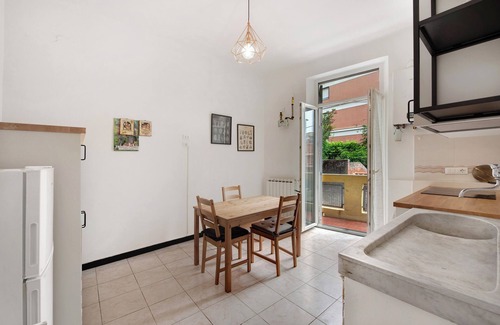 Pegli Apartment | Room 'Stanza Per 2 Persone' with Balcony and Wi-Fi