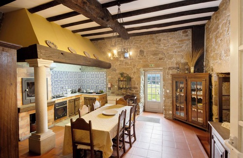 Moimenta da Beira Apartment | Room 'Suite' with Shared Garden and Wi-Fi