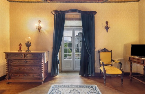 Moimenta da Beira Apartment | Room 'Suite' with Shared Garden and Wi-Fi