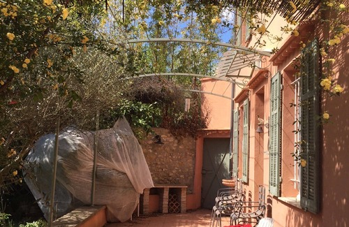 Brignoles House | Room "the Camellia"