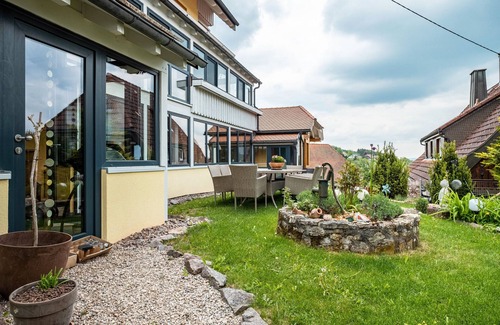 Loffingen Apartment | Room 'Titisee' with Shared Garden and Wi-Fi
