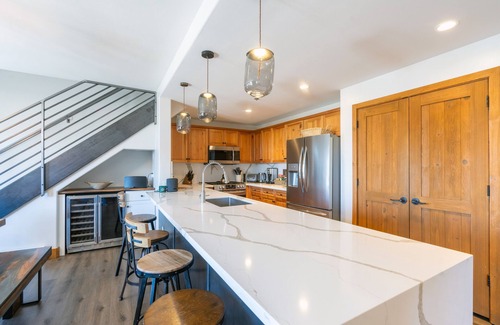 Mountain Village Condo | Room to Roam! Renovated Private 4-Bedroom Lodge Retreat With Mountain Views