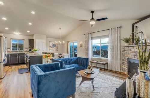 Monument House | Room to Spread Out & Deck with Mountain Views