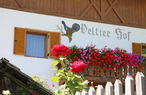 Villnoss Apartment | Room 'Veltierhof 6' with Mountain View, Private Terrace and Wi-Fi