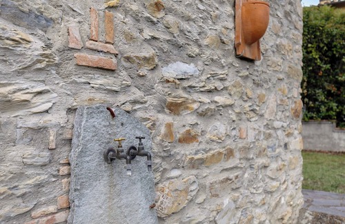 Montebonello Apartment | Room 'Verde I Cipressi' with Shared Garden, Wi-Fi and Air Conditioning