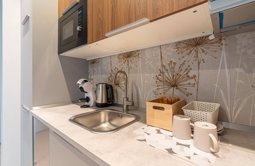 Viagrande Apartment | Room 'Verde' with Mountain View, Shared Terrace and Air Conditioning