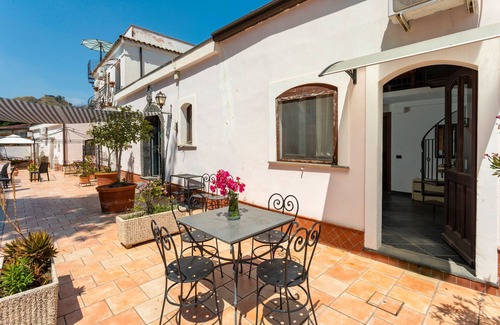 Trappitello Apartment | Room 'Vicenzu' with Mountain View, Wi-Fi, and Air Conditioning
